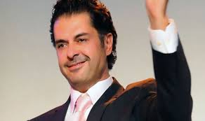 كشف الفنان راغب علامة في برنامج «the insider بالعربي» بأنه حصل على الإقامة الذهبية في الإمارات واعتبرها تكريما له ولزوجته ولأولاده خالد ولؤي اللذين انتقلا للعيش مؤخراً في دبي. Ø²ÙˆØ¬Ø© Ø±Ø§ØºØ¨ Ø¹Ù„Ø§Ù…Ø© Ø§Ù„Ø£ÙˆÙ„Ù‰ Ø§Ù„ÙØ±Ù†Ø³ÙŠØ© ÙƒÙ†Ø¬ ÙƒÙˆÙ†Ø¬
