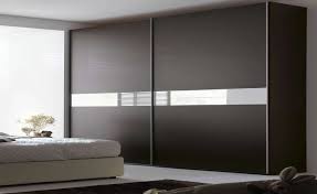 Cara membuat lemari baju minimalis modern sendiri, dengan keinginan yang kuat tentu kita bisa mewujudkan semua apa yang kita mau.lebih bangga lagi kalau. Almari Pakaian Besar 32 Foto Almari Pakaian Besar Di Ruang Tamu