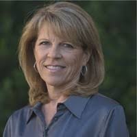 Lori Fraser's Instagram, Twitter & Facebook