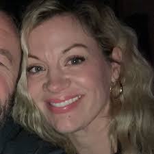 Susan Fong is definitely a woman who is breaking barriers with #T1D! Susan  lives with type 1 diabetes (T1D) and is the Dailies and Rendering  Supervisor for Pixar's movie Turning Red, which