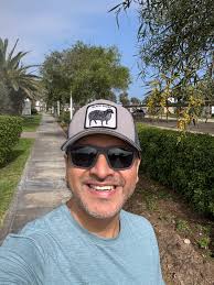 Un hábito muy clave que tengo con mis socios y me ha permitido guiarlos y  apoyarlos en lograr niveles extraordinarios en sus negocios es no solo  enfocarme en la distribución de