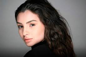 A atriz mabel calzolari, da novela orgulho e paixão, exibida pela tv globo em 2018, morreu aos 21 anos após lutar contra uma aracnoidite torácica. Uzswasfo6aolmm