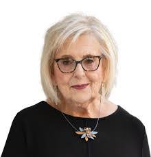 Janet Singer's Instagram, Twitter & Facebook