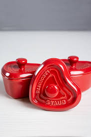 staub 3 piece mini heart cocotte set cherry red dutch oven set family favorite meals berry tart