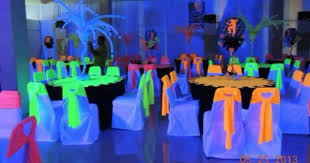 Salon Dispuesto Para 200 Personas Party Neon Neon Party Neon Birthday Party Glow In Dark Party