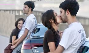 Olivia rodrigo dated ethan wacker before rumoured ex joshua bassett. Olivia Rodrigo 18 Beams As She Puckers Up To New Boyfriend Adam Faze 24 During Sunset Daily Mail Online