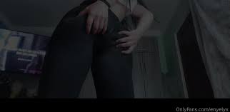 Watch online Enyely211 aka enyely211 OnlyFans - EXCLUSIVE VIDEO unlock full  video and uncensored fucking my pussy in fours, I got all wet on X-video