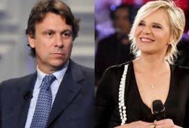 Il giornalista e conduttore televisivo nicola porro è stato colpito dal coronavirus e nelle scorse ore ha fatto il punto sulle sue condizioni di salute. Amici 19 Nicola Porro Ironizza Sulla Presenza Delle Sardine Al Serale E Arriva La Dura Replica Di Maria De Filippi Isa E Chia