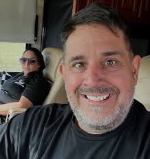 Me and Lisa wishing everybody a blessed "Good Friday"..... or atleast I am😆