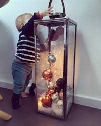 Cathi On Instagram Die Erste Weihnachtsdeko Steht Letztes Jahr War Die Geschmuckte Laterne Auch So Laternen Deko Weihnachten Deko Laterne Weihnachtsdeko