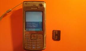 File:Nokia N70 z kartą pamięci miniSD ...
