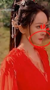 一张高清照曝光，揭开杨幂总是抿嘴的真相，才知并没有我们想的这么简单#杨幂 #狐妖小红娘 #龚俊 #娱乐八卦 #2024影娱年终大赏