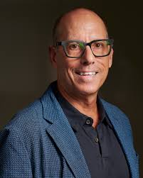 jamieleeschenck graduated summa cum laude in December with degrees in  political science and international relations, becoming the 12th member of  her family to join the Jewell alumni ranks! ❤️ 🖤 Now she