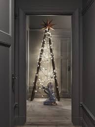 Salon de télévision gris noir blanc rouge c0550. Deco De Noel Avec Une Vieille Echelle Voici 20 Idees Pour Vous Inspirer