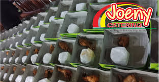 Terjun di bisnis makanan memang menjanjikan keuntungan yang cukup besar. Delivery Nasi Kotak Murah Di Majalaya Bandung Joeny Catering