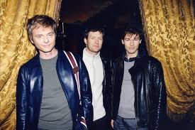 C'est le cas par exemple de keeper of the flame qui passerait aisément pour un classique des beatles, et de white dwarf, terriblement poignante. A Ha Un Groupe De Legende Dont L Histoire Continue Destins De Stars Michael Jackson Derriere Le Masque Celebrites Lieux Celebres Personnages Historiques Actualite