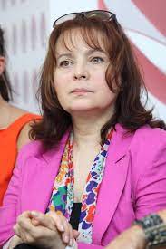 Na koncertě zazářila v průsvitné róbě. Libuska Safrankova 66 Narozeniny Ve Spitale Ahaonline Cz