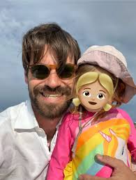 Was bedeutet die Welt für mich? Am "World Earth Day 2024" ist diese Frage  für mich schwer zu beantworten. Ich kenne weder jeden Teil der Erde, noch  konnte ich sie von oben