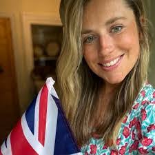 Julia Maggard's Instagram, Twitter & Facebook