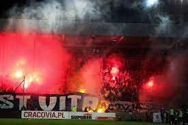 Pasy zmierzą się w tym meczu z zajmującą obecnie dwunastą lokatę w to jego piąte spotkanie z udziałem cracovii w sezonie 2020/21. Derby Krakowa 2020 Tak Kibice Cracovii Dopingowali Swoj Zespol W Meczu Z Wisla Krakow Zdjecia Gazeta Krakowska