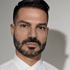 Prvi v EU, ki stojimo na pravi strani te SRAMOTNE zgodovine. Prvi v EU z  embargom na orožje in prepovedjo vstopa za Netanjahuja. ❤️🇸🇮