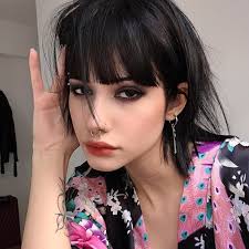 anna vicente en Instagram: “oh here she comes watch out boy she'll chew you  up”