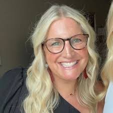 Lisa Codispoti's Instagram, Twitter & Facebook