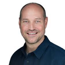 Chris Isler's Instagram, Twitter & Facebook