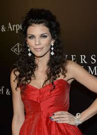 #an excuse to gif my beautiful pair marla/annie :'''') im gonna cry #so many episodes from season 3!!!!! Annalynne Mccord Half Up Half Down Annalynne Mccord Looks Stylebistro