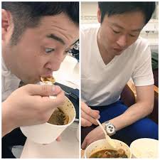 wagyu 2006 26 on instagram スープカレー を食べる2人 水田くんは食べ方可愛いし 川西くんはまたまたいい腕ですね 笑 勝手に彼氏感 和牛 川西賢志郎 水田信二 和牛川西 和牛水田 仔牛ちゃんと繋がりたい お笑い好きな人と繋 川西 スープ