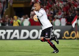 Join the discussion or compare with others! Volveria A Primera Division Humberto Suazo Esta A Un Paso De Deportes La Serena Bolavip