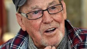 Juli 2021 ebenda) war ein deutscher schauspieler, synchronsprecher und moderator. Ddr Legende Herbert Kofer Wird 99 Nicht Zu Alt Fur Facebook Augsburger Allgemeine