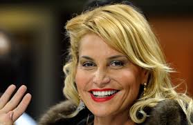 Simona ventura e l'ex marito stefano bettarini insieme per la prima puntata del maurizio costanzo show, in onda giovedì 9 novembre in seconda serata. Simona Ventura E Lo Sfogo Dopo Tanti Anni Era Un Continuo Dolore
