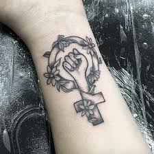 30 Feminist And Girl Power Tattoo Designs Bilek Dovmesi Dovme Dovme Fikirleri