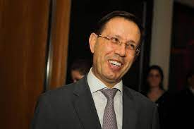 A hub fintech, empresa de meios de pagamento que tem o bilionário carlos wizard martins como dono de 90% do capital, acaba de fechar um contrato com a visa, maior companhia de pagamentos digitais no mundo. Bilionario Carlos Wizard Que Lidera Grupo Para Comprar Vacina Diz Que Nao Ve Logica Em Doar Para O Sus 12 03 2021 Painel S A Folha