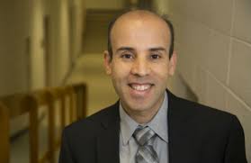 Contribution à l'interconnexion d'un parc éolien à un réseau électrique  décentralisé, avec stockage d'énergie sous forme d'hydrogène