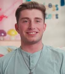 Alex Ashman's Instagram, Twitter & Facebook