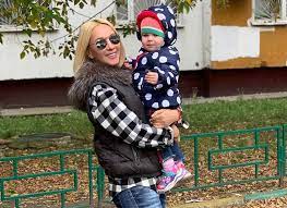 Знаменитая теледива уже семь лет состоит в браке с игорем макаровым, которому в 2018 году подарила дочку. Lera Kudryavceva Podelilas Redkimi Kadrami Muzha Igorya Makarova I Docheri Mashi Hello Russia