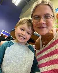 Sophia Currie's Instagram, Twitter & Facebook