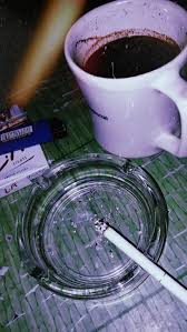 Siapa saja memiliki surat jalan mengopi dan merokok asal tidak berlebihan dan membahayakan. Sebat Rokok Kopi Kopi