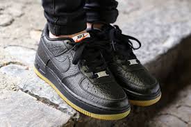 Black Air Force 1 Gum Sole Nike Air Force 1 Low Gs Black Croc Gum Eu Kicks Sneaker Magazine Trendy Womens Sneakers Nike Sneakers Women Nike Air Force Men