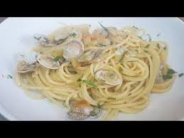 Spaghetti Alle Vongole Surgelate E Pomodorini Gialli Youtube Spaghetti Alle Vongole Pomodorini Spaghetti