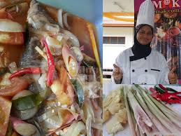 Kami kongsikan resepi tomyam thai paling sedap, pekat dan terangkat. Chef Ustazah Ini Kongsi Resepi Siakap Rebus Tomyam Mudah Saja Cuma 20 Minit Penyediaan Mingguan Wanita