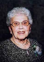 Colleen Sandall's Instagram, Twitter & Facebook