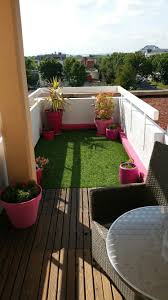 Mon Petit Coin De Paradis Mon Balcon Une Fausse Pelouse Un Peu De Rose Des Fleurs Et Le Tour Est Joue Fausse Pelouse Terrasse Maison Idee Deco Balcon