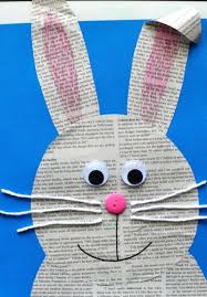 Animales con papel de periódico.