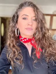 Cine este Carmen Chindriș de la „Te cunosc de undeva!”, sezon 17. A cucerit  România cu piesele ei