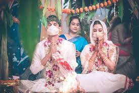 Muslim weddings are known as nikah, muslim wedding ceremonies are very old and the wedding rituals may vary from place to place as these mostly depends upon the family traditions they used to follow. This Assamese Bride Matched A Silk Handloom Mask On Her Wedding