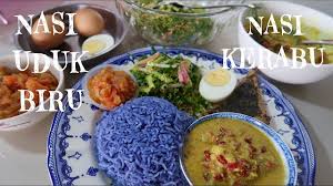 Nasi kerabu malaysian favourite rice dish. Masak Nasi Uduk Biru Sederhana Nasi Kerabu Youtube