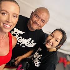 Rachel Kravitz's Instagram, Twitter & Facebook